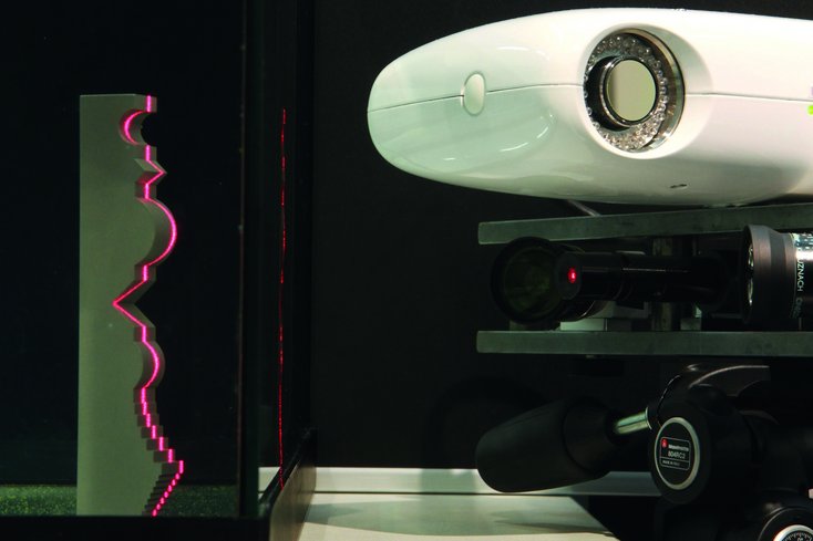 Photogrammetrische Messung eines Referenzkörpers mit Stereokamera und Laserprojektion (Foto: Jade HS)