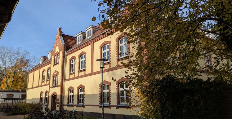 Seitenansicht Geodäsiegebäude