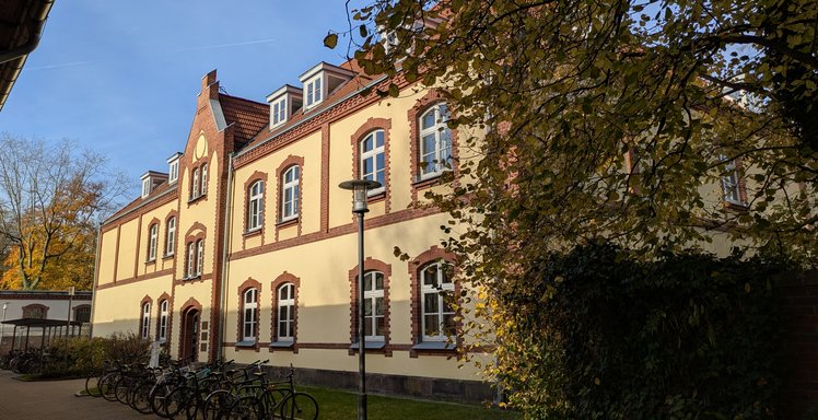 Seitenansicht Geodäsiegebäude