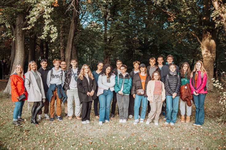 19 Schülerinnen von Sprachdiplomschulen aus Ecuador, Lettland, Litauen, Ungarn und Usbekistan waren zu Gast an der Jade Hochschule und machten sich einen Eindruck vom Studienalltag und dem Leben in Deutschland. (Foto: Jade HS/Anna Pfaff)