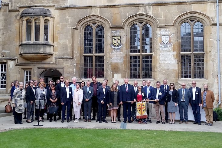 Minister Thümler (Mitte) und Hochschulpräsident Weisensee (2.v.re.) in Oxford. Foto: MWK