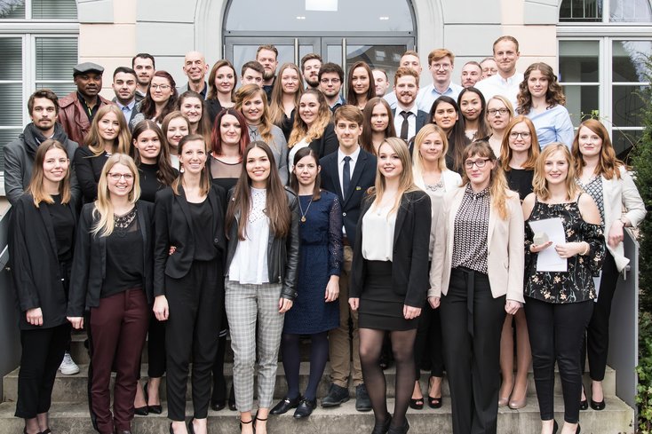 Die Bachelor-Absolvent_innen des Fachbereichs Architektur. Foto: Andreas Rothaus/Jade HS