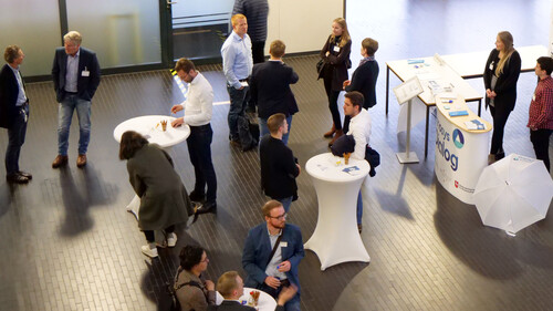 InnosysDialog Teilnehmende im Gespräch (Foto: Jan Jesko Mantey/Universität Oldenburg) InnosysDialog Teilnehmende im Gespräch (Foto: Jan Jesko Mantey/Universität Oldenburg)