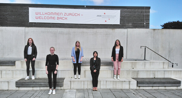 Wir sind zurück: Die Technikantinnen am Starttag am Campus in Oldenburg Foto: V. Sasse Wir sind zurück: Die Technikantinnen am Starttag am Campus in Oldenburg Foto: V. Sasse