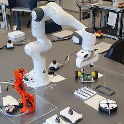 Bild Ausstattung Robotikzentrum