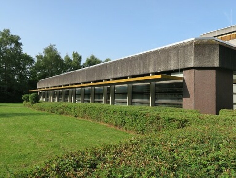 Außenansicht des Lesesaals der Bibliothek Wilhelmshaven