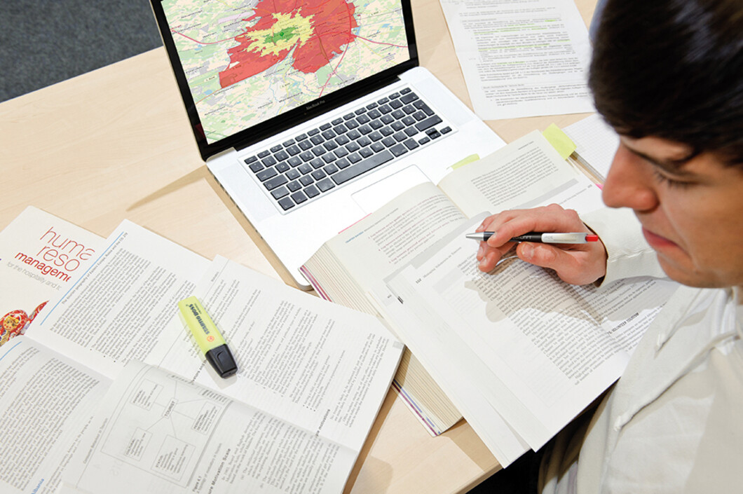 Zulassungsvoraussetzungen Student beim Studieren