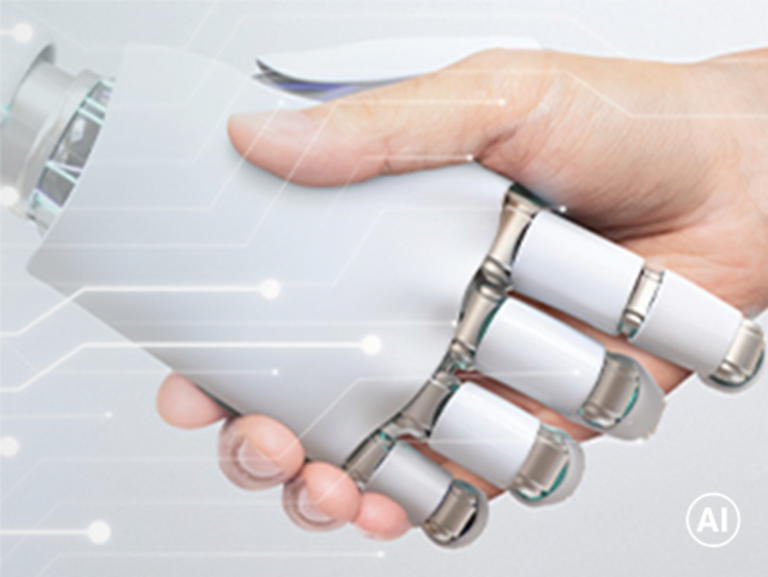 Mensch gibt Roboter die Hand