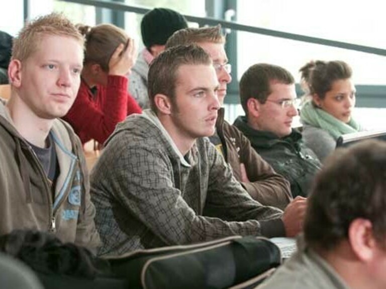 Einblick in die Studieninhalte des Studiengangs Wirtschaftsingenieurwesen - Bauwirtschaft (B.Eng.)