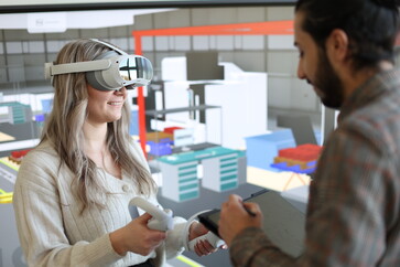 Studierende in einer virtuellen Vabrik
