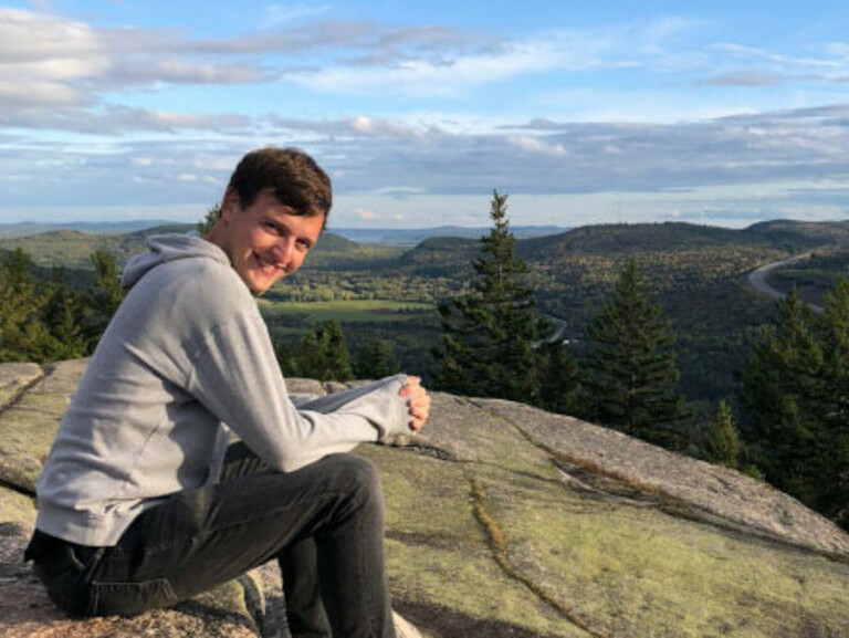 Kilian auf einem Berg in New Brunswick