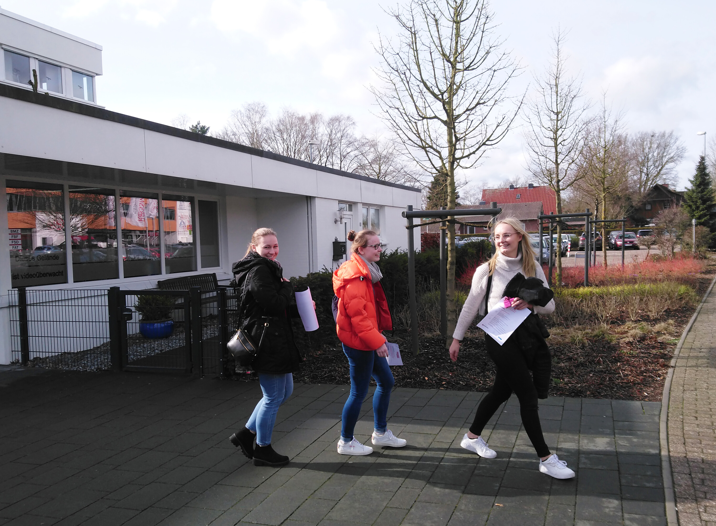 ... Geschafft! Nach dem Unternehmensbesuch bei CEWE Color am 28.02.2020 ist das Niedersachsen-Technikum abgeschlossen. Nun geht es ins Studium! ... Foto: V. Sasse ... Geschafft! Nach dem Unternehmensbesuch bei CEWE Color am 28.02.2020 ist das Niedersachsen-Technikum abgeschlossen. Nun geht es ins Studium! ... Foto: V. Sasse