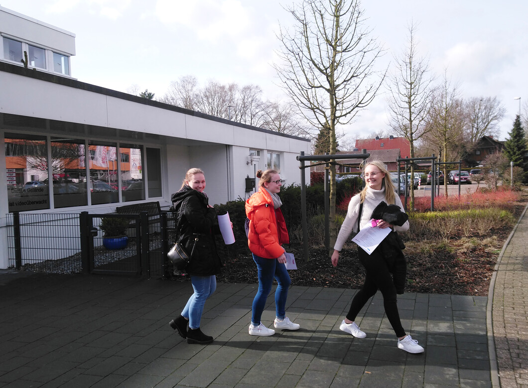 ... Geschafft! Nach dem Unternehmensbesuch bei CEWE Color am 28.02.2020 ist das Niedersachsen-Technikum abgeschlossen. Nun geht es ins Studium! ... Foto: V. Sasse