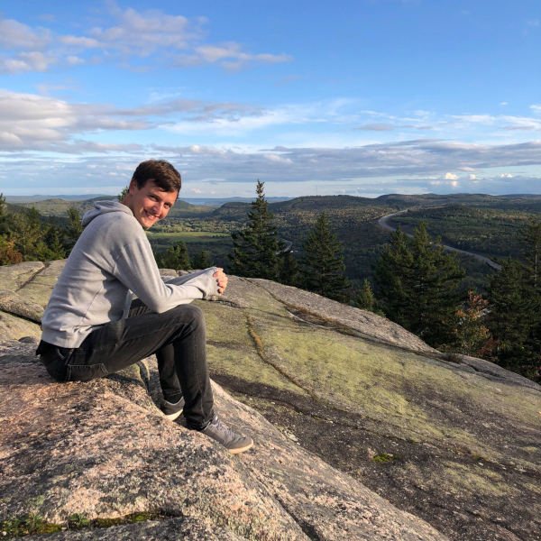 Kilian auf einem Berg in New Brunswick