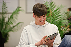 Student im Online Studium an der Jade Hochschule