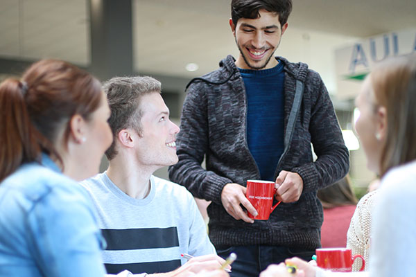 Gespräch mit Studierenden