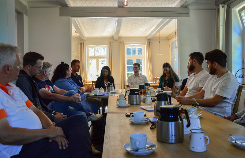 Gründer_innen und Mentoren im Gespräch (Foto: Karina Stark)